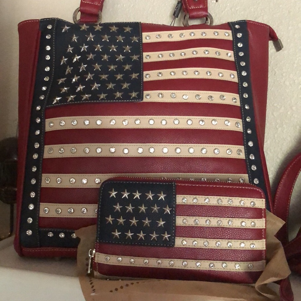 Montana west CCW American flag purse set